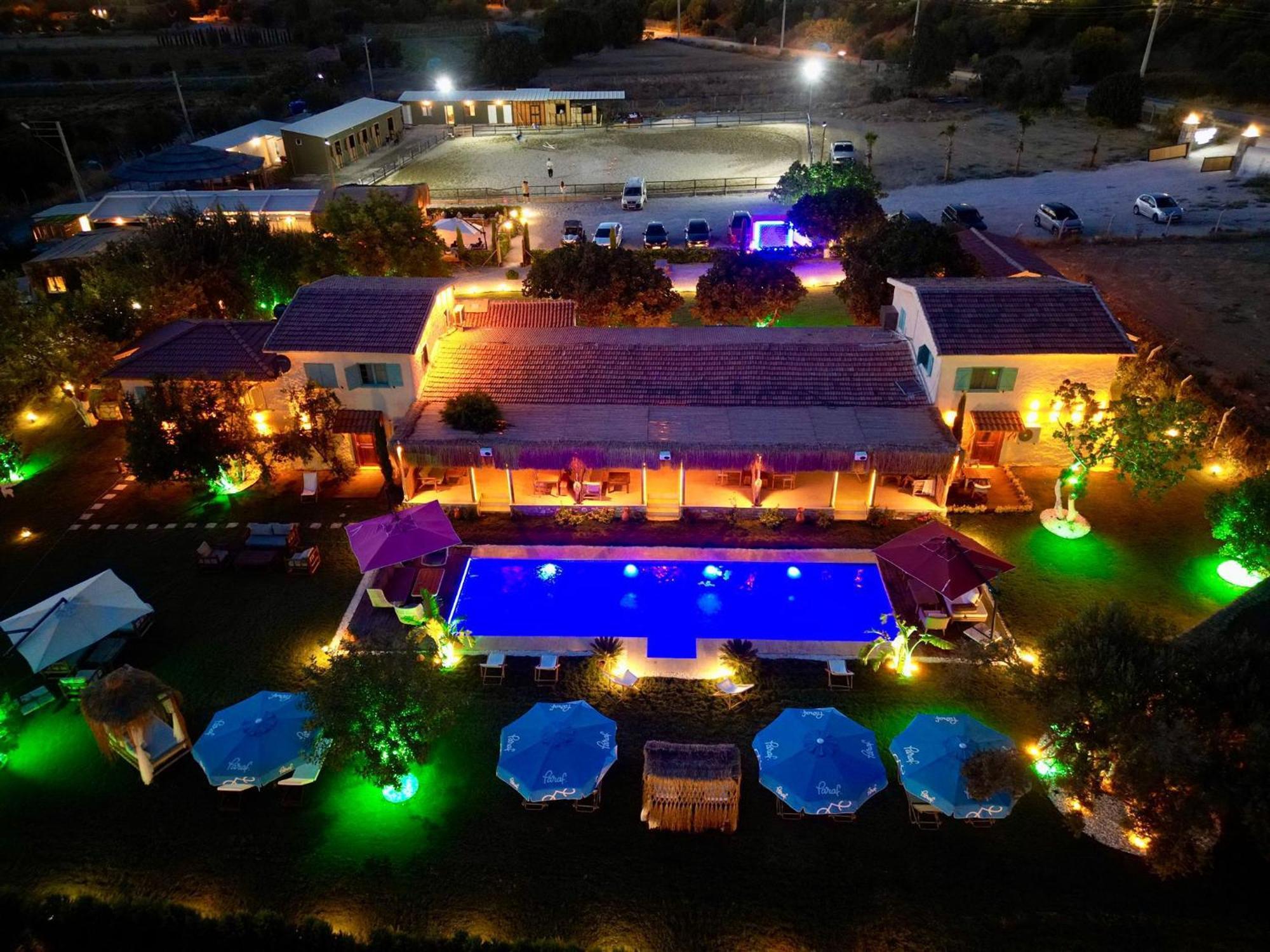 Ride And Stay Çeşme Exteriör bild